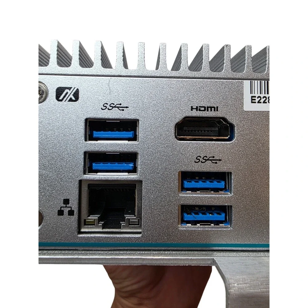 Industrial Fanless Mini PC 37-000167-00 REV A 4x USB 3.0 HDMI Ethernet Silver H1
